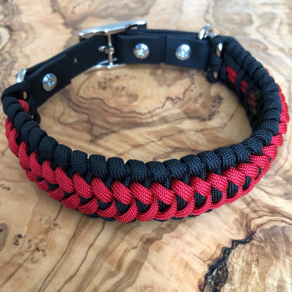 Dog Collar ~ Adjustable 13.5" to 16" ~ Black and Red Paracord ~ Handmade in USA